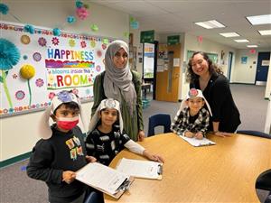 Students and parents on a scavenger hunt
