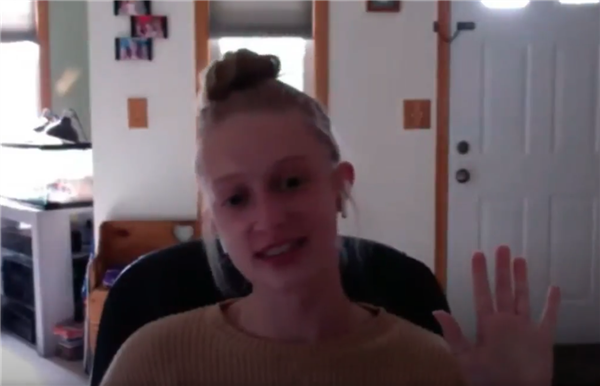 Elizabeth Sorensen makes her pledge as a 2020 inductee to the Quill & Scroll Honor Society.