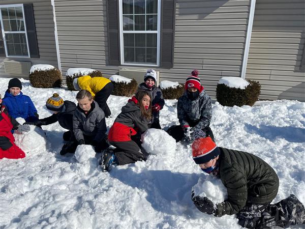 4th Grade Snowmen Fun at Bickford