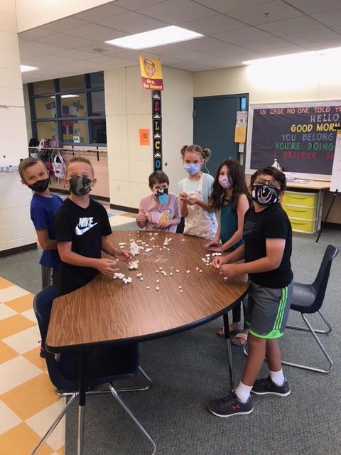 Ms. Studer's 4th grade class creating marshmallow towers