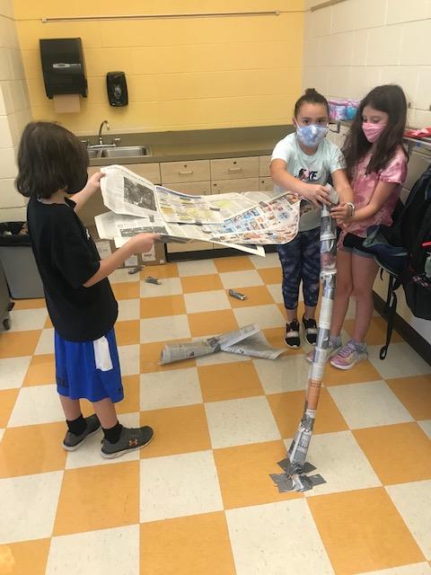 Ms. Studer's 4th grade class creating Team Shelters