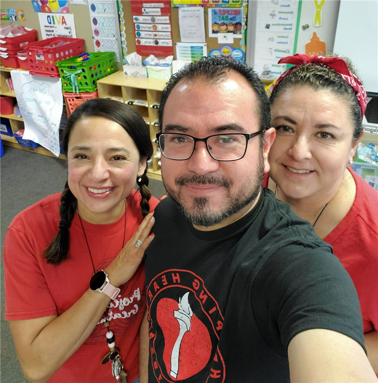 Hunt Club DL First Grade Teachers.Go RED